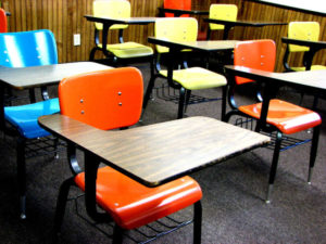 school-desks-1418686-1280x960